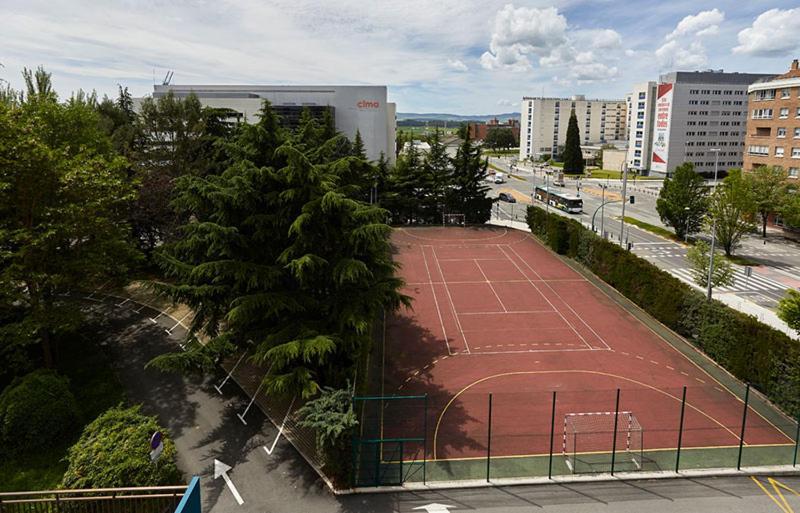 Albergue Residencia Larraona Pamplona Exterior photo